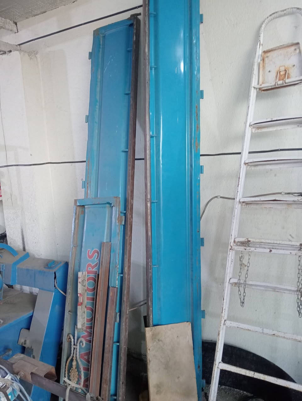 صفاحيات مع باب خلفي موديل 97 للاستفسار اتصل متوفر وتساب ***********
