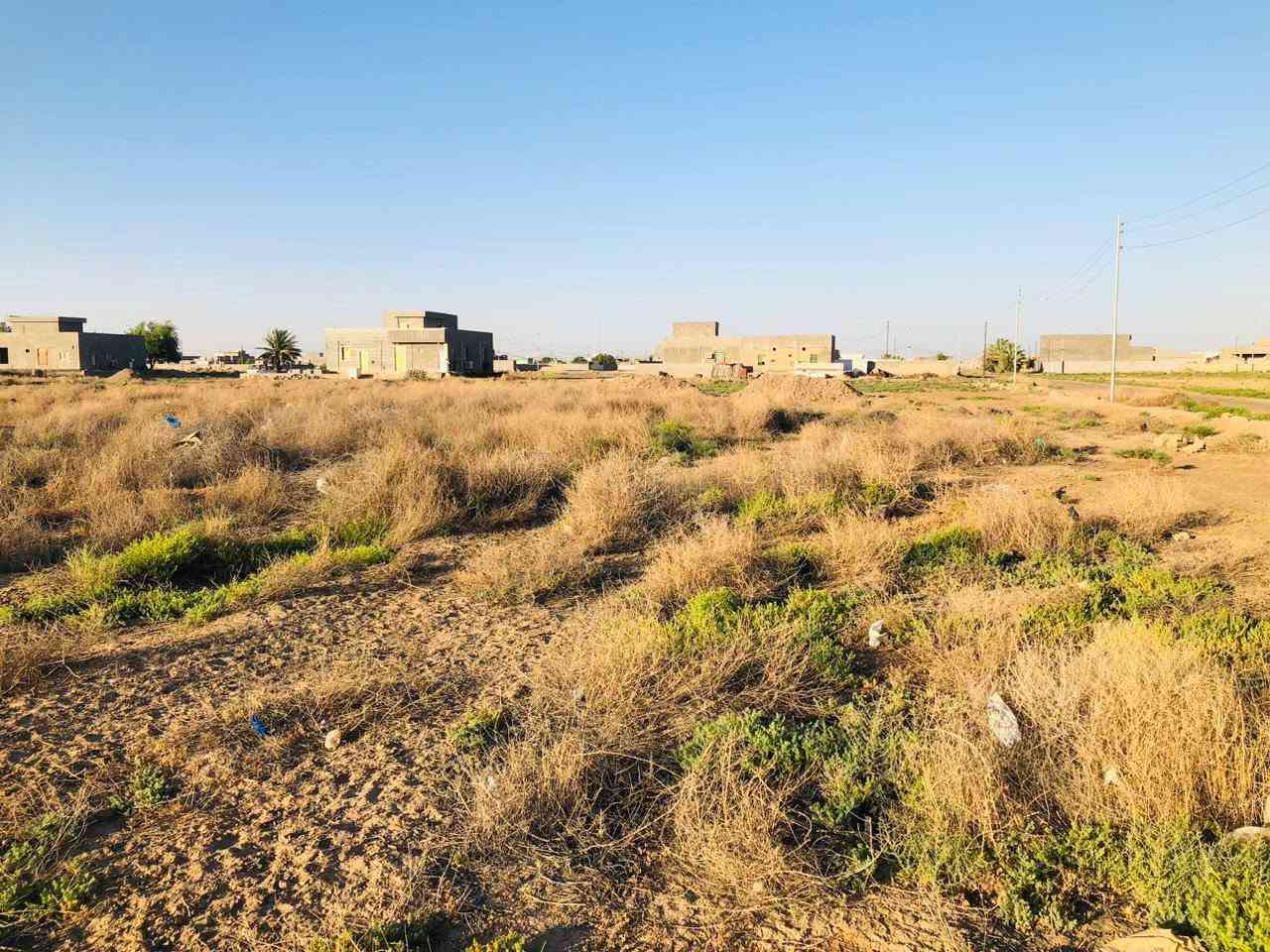 قطعه أرض معروضه للبيع المساحة 1350 متر نزالهه29  كهرباء يمهه و مي يمهه قريبه على مدرسه التل الاخظر قطعه كلش مرتبه مي و كهرباء و مدرسه و جامع قريب عليهه يلي يريد يتواصل على هذه لرقم *********** كلشي موضح بل صوره و لمقطع هم لموقع مالهه موجود تكدر تشوفهه قبل لا تتصل
