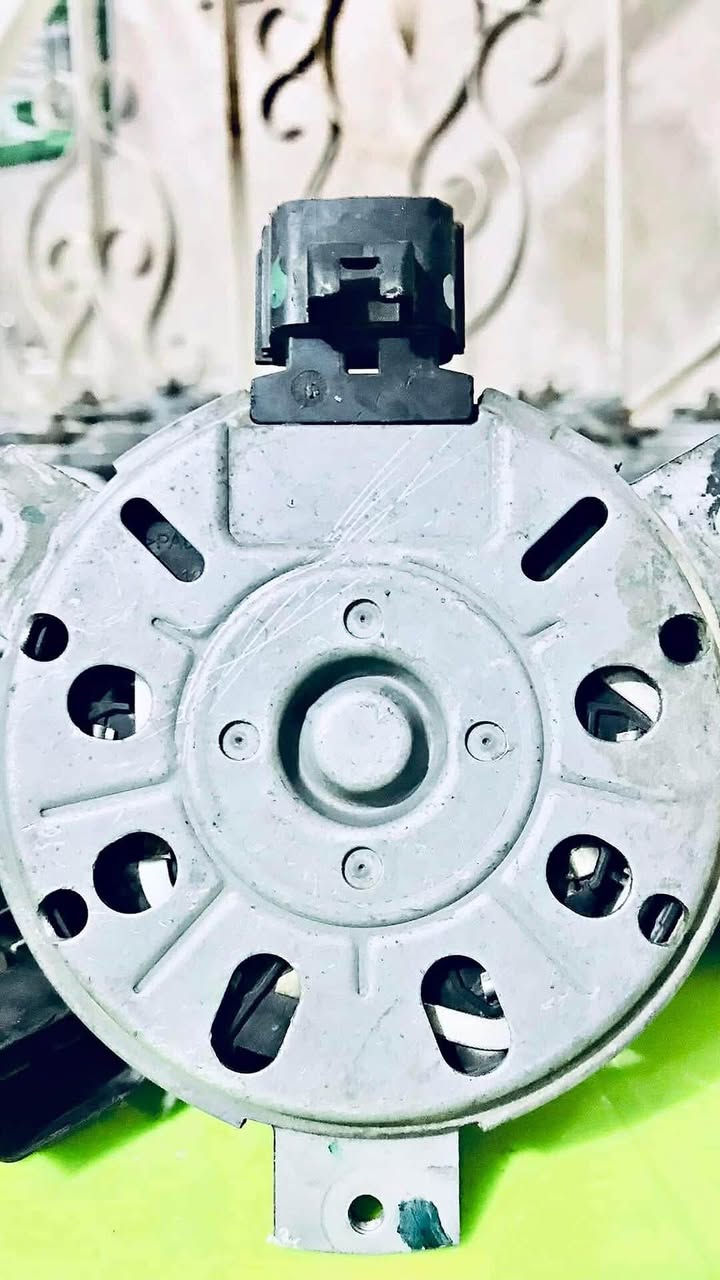 ⭕️ يا الله 
اصدقائنه الطيبين اعذرونه 
على طلب الاشارة بصفحتكم الموقرة 

⭕️ توفر قطع غيار السيارات الامريكية 

بلكات 
جعوب 
قواعد فيوزات 
قماجي الگير 
دبات برشر 
مصابيح لايت 
ماطورات مروحة تاهو جارجر كلايسر 
نوزلات 411-412

كما موضح في الصور 

جملة فقط 
بغداد _ مدينة الصدر  _ قطاع 61
واتساب / ***********
