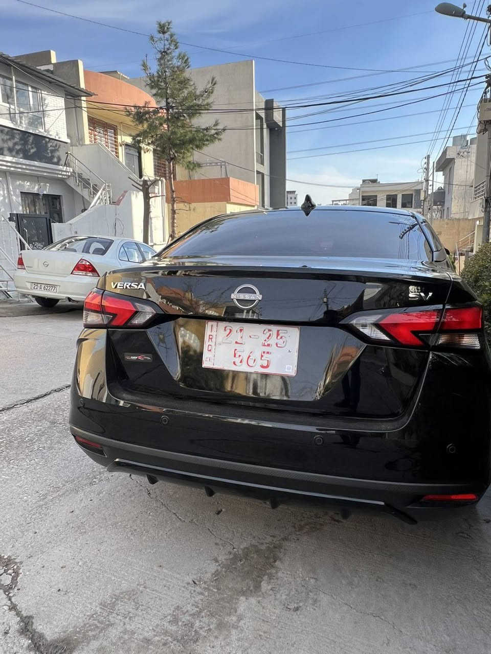 ***********
نیسان ڤێرسا ٢٠٢٣ 
مواسەفات SV 
تەنها بۆنیتی بۆیاخە بە بێ ناو گرتن 
ئێرباک هیچی نەتەقیوە 
گێڕو مەکینە بە شەرت 
سەیارەیەکی هەرزان و
بێ مەسرەفە سەیارەکە ماڵی دۆستە 
ڕەسمی سۆنەرەکەم داناوە 
لە سلێمانیم 
*********** السليمانية, العراق
