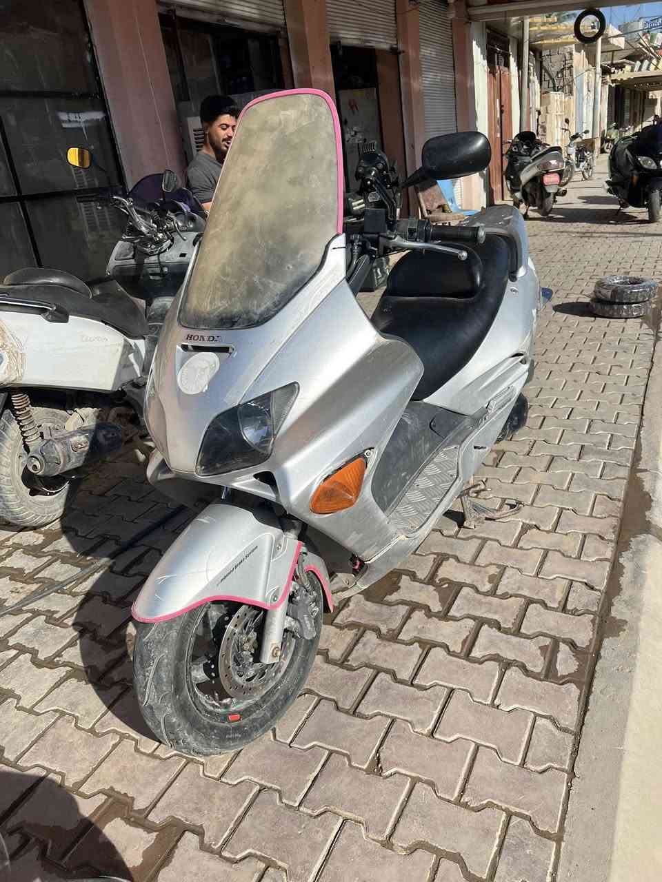 مكلف بل نشر.  دراجه فورزا كفاله عامه نص نكره شلعه تشلع التبليط ب650 وبيه مجال بسيط ديالى الخالص ‭0787 430 6419‬
