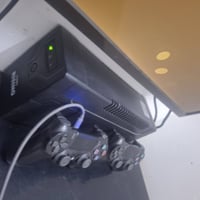 عندي 4اجهزه بلي ستيشن 4 مهكر جهاز جديد مستخدم شهر واحد فقط جهاز مامفتو...