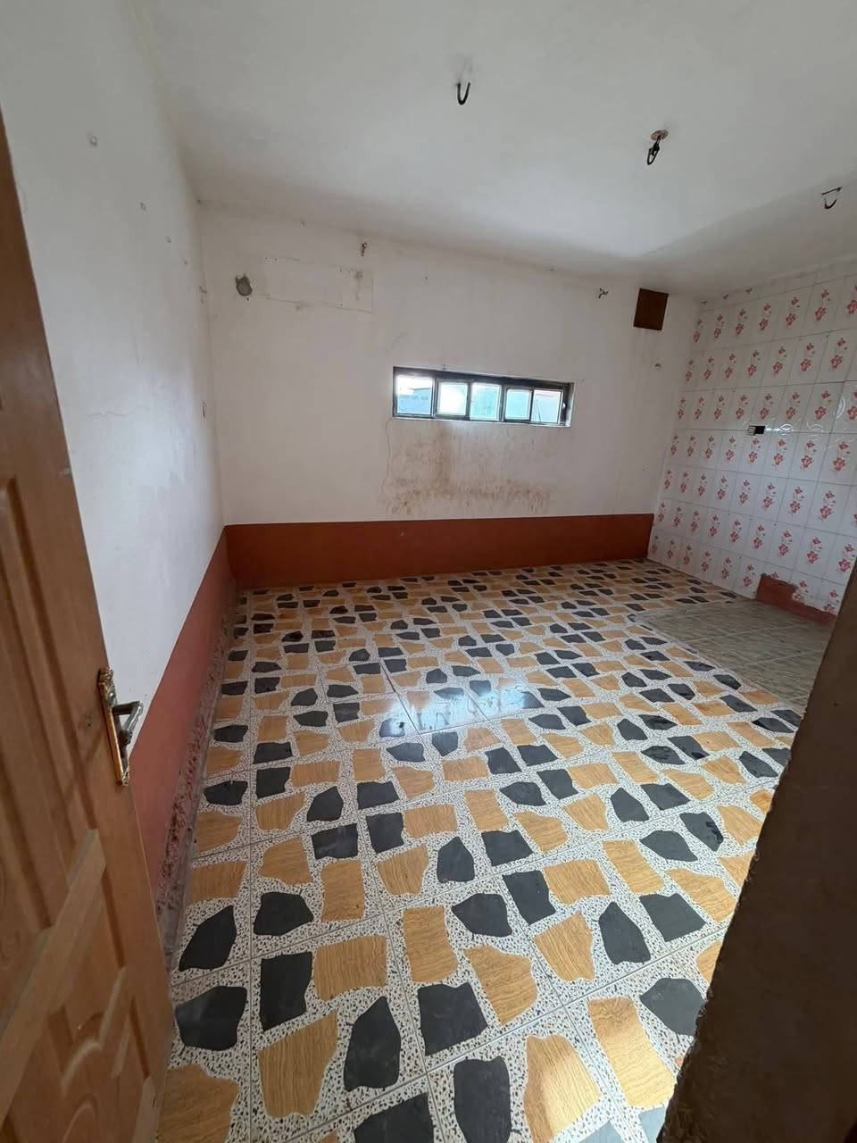 🏠 / #دار للإيجار مساحة300م
(#علمان بأن الدار فارغ ستلام مباشرة)

الطابق الاول/ مطبخ . أستقبال. هول . غرفتين . مجمع صحيات

 

الطابق الثاني /غرفه3 . كلدور 

🌎 #الموقع/حله شارع 80///شارع المراشده

          (عرض الشارع8م  مجاري قريب ع شارع 80)

للأستفسار اكثر  مراجعة المكتب

***********

 #عنوان المكتب ع شارع 80 مقابيل محطة اضواء الحله.
