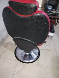 كرسي حلاقة • نضيف • انوار