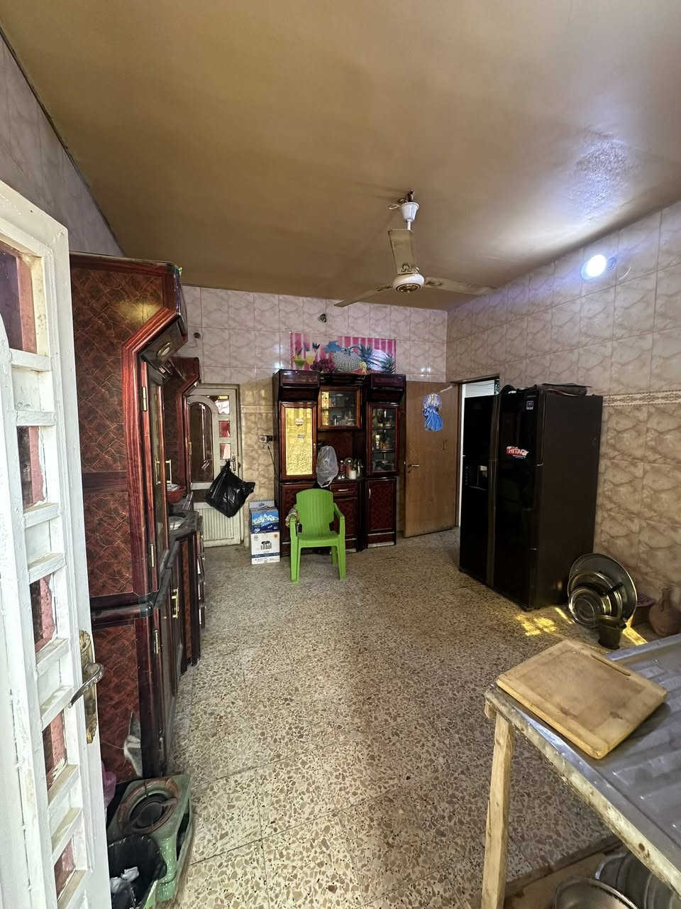 بيت طابقين طابو صرف للبيع المساحه 240  بناء درجه اولى العنوان العوفيه على السايدين نهايه العوفيه يحتوي على 5 غرف + 3 صحيات حمامات وتواليتات عدد 3+ مطبخ بالطابق الثاني ومخزن وصاله كبيره يحتوي على 2 مناور البيت جاهز للسكن  وفارغ حاليا تحويل الطابو مباشر باسم المشتري للاستفسار *********** 
***********
