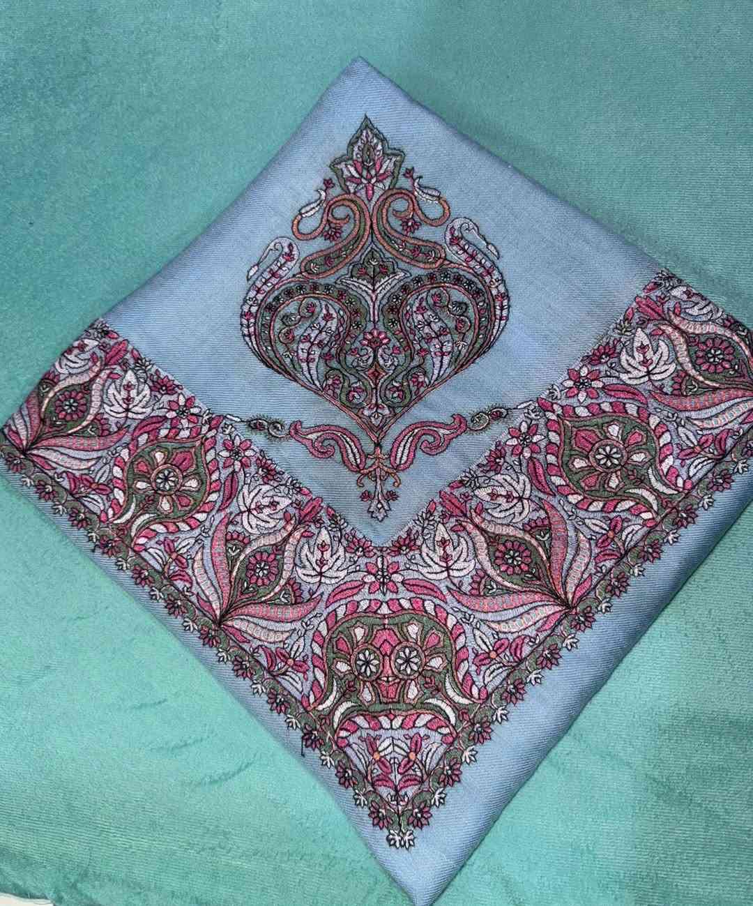 غتر عُمانيه المنشأ أصلي
قياس القطعه 140نقش عريض 
راسلونا نكون بخدمتكم 
***********واتساب
عدنه موديلات اكثر نتشرف بخدمتكم
