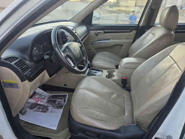 سلام عليكم سنتافيه 12 للبيع اومراوس  رقم بغداد وراد امريكي بيه صبغ محرك 6 سلندر رقم *********** السعر135 وبيه مجال
