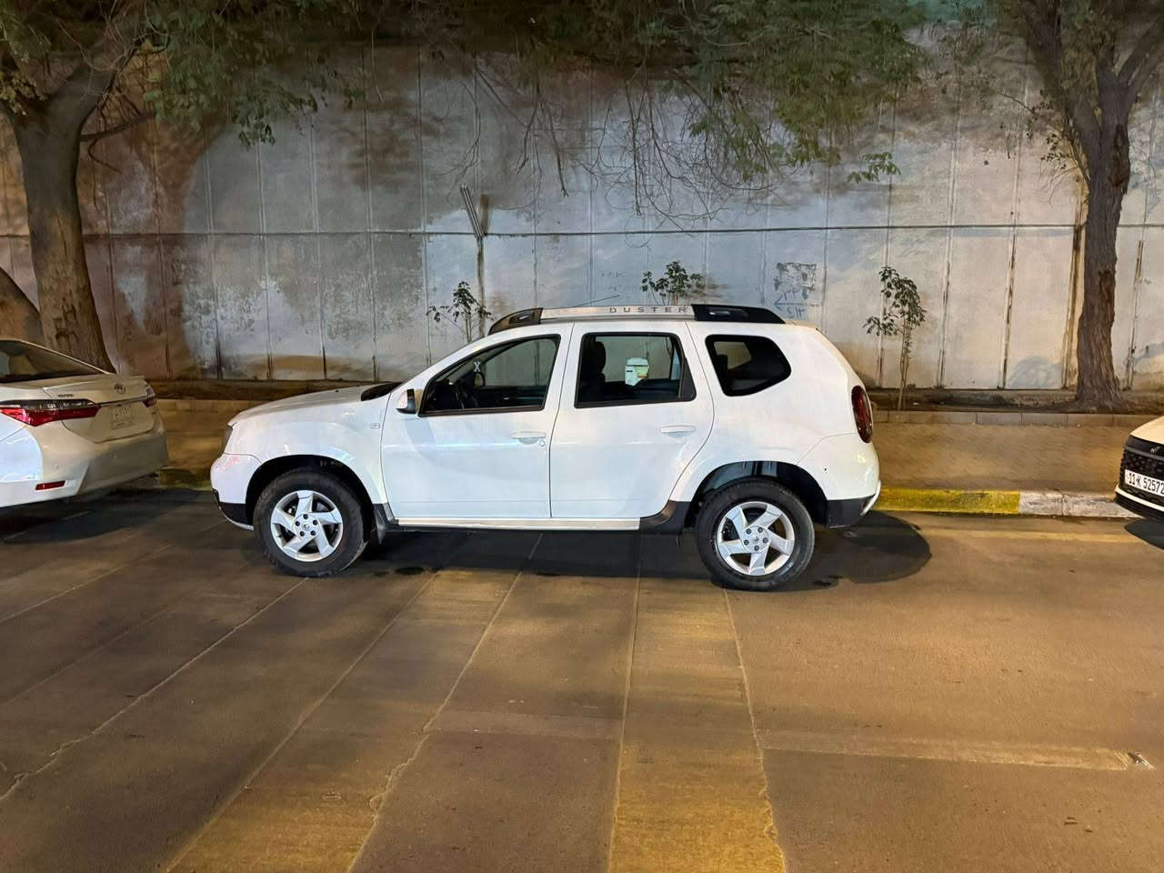 السلام عليكم مديل ١٨ ماشيه ١٣٠ بدون صبغ بيها ملاحظات صغيره السعر ٩٠ وبيها مجال للاتصال ***********
