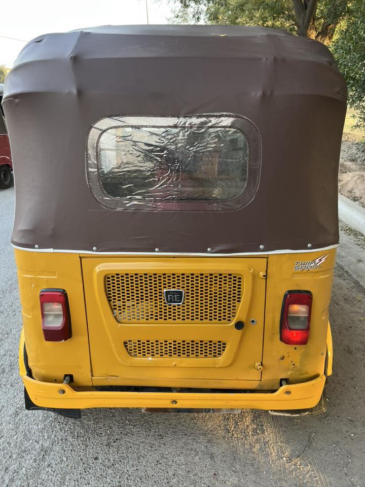 السلام عليكم تكتك 20شهر 12
للبيع رقم أو سنوية كربلاء بسمي مكانه بغداد

تخم تاير كهربائيات جدد أو كلهن شغالات تخم سفريات

صليب جديد لقم جدد لاستيك جديد شاشةًالتكتك متعوب 

عليهة اوكبل تطلع عل باب الله حتة بانزين فول للقبع

بيهة. ضربة بالغد أو بصفحة 

السعر 6/750. 

***********رصيد

***********واتساب
