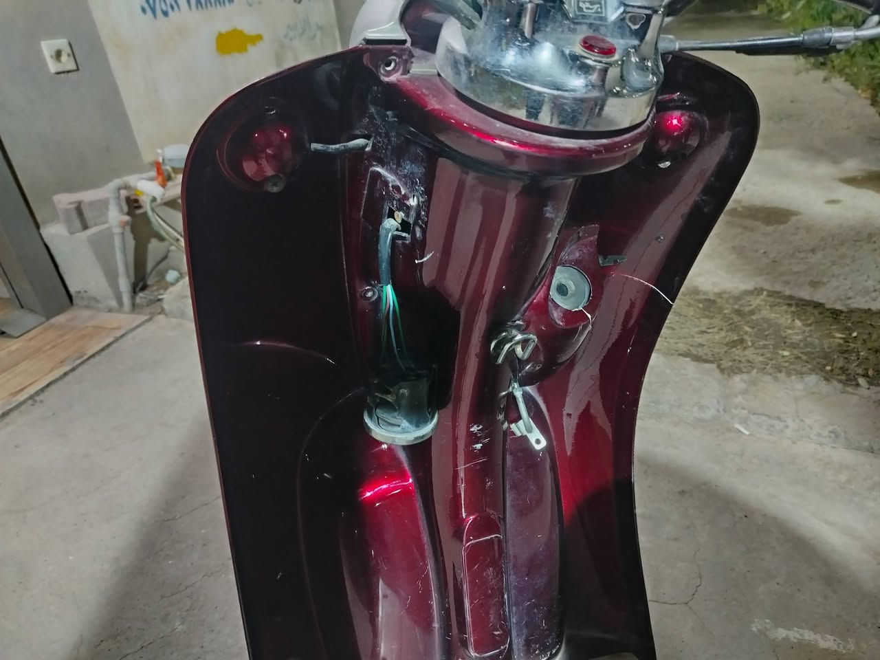 للبيع محرك جفته قبل ٤ تيام باتري ضعيف ولبه مكسوره شادله مال يماها وكابريتر يحتاج تنضيف سعره ٢٥٠ وبي ***********
