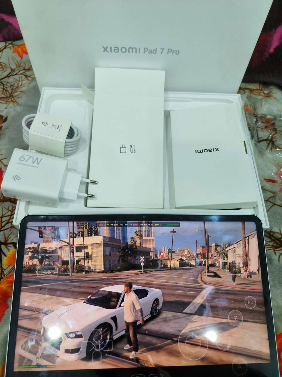 سلام عليكم شومي باد 7 pro استخدام قليل مشحون ٣ مرات ذاكره ٥١٢ العشوائيه ١٢+١٢ وموصفات المعالج سناب دروكون 8s gen3 قويه كلش بل ببجي ٩٠ فريم وبل جتي ١٢٠ 
سعر ٦٥٠ وبي مجال حك الجيه 
مكاني بياع متواجد فيس 
رقمي واتساب ***********
