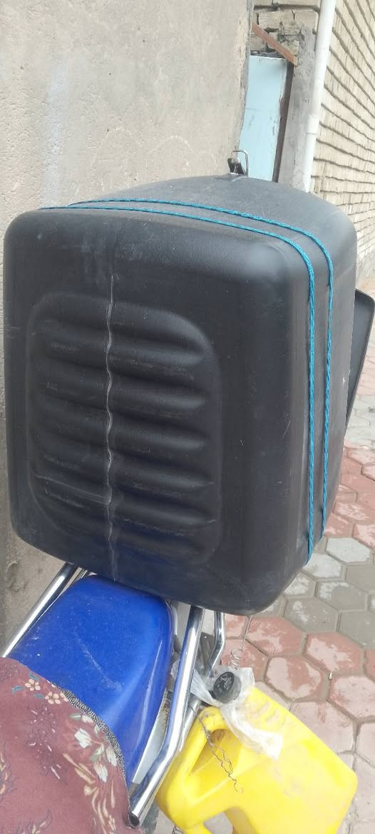 السلام عليكم صندوق دلفري للبيع جديد مامستخدم أسبوع سعره 30الف ***********
