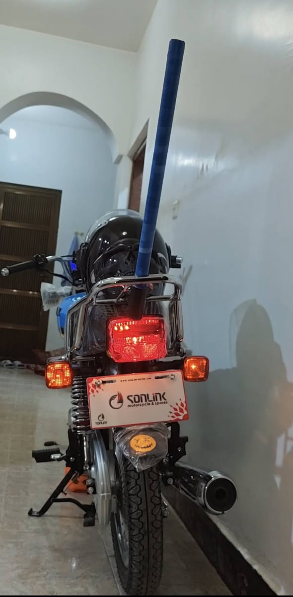 للبيع دراجة ...
سولنك موديل 2025 
4 كير ...125cc
شديتة بالعيد الصغير...
موطور شخط مابي 
دهنو امزويل 
السعر 850 بي مجال للشراي
***********
