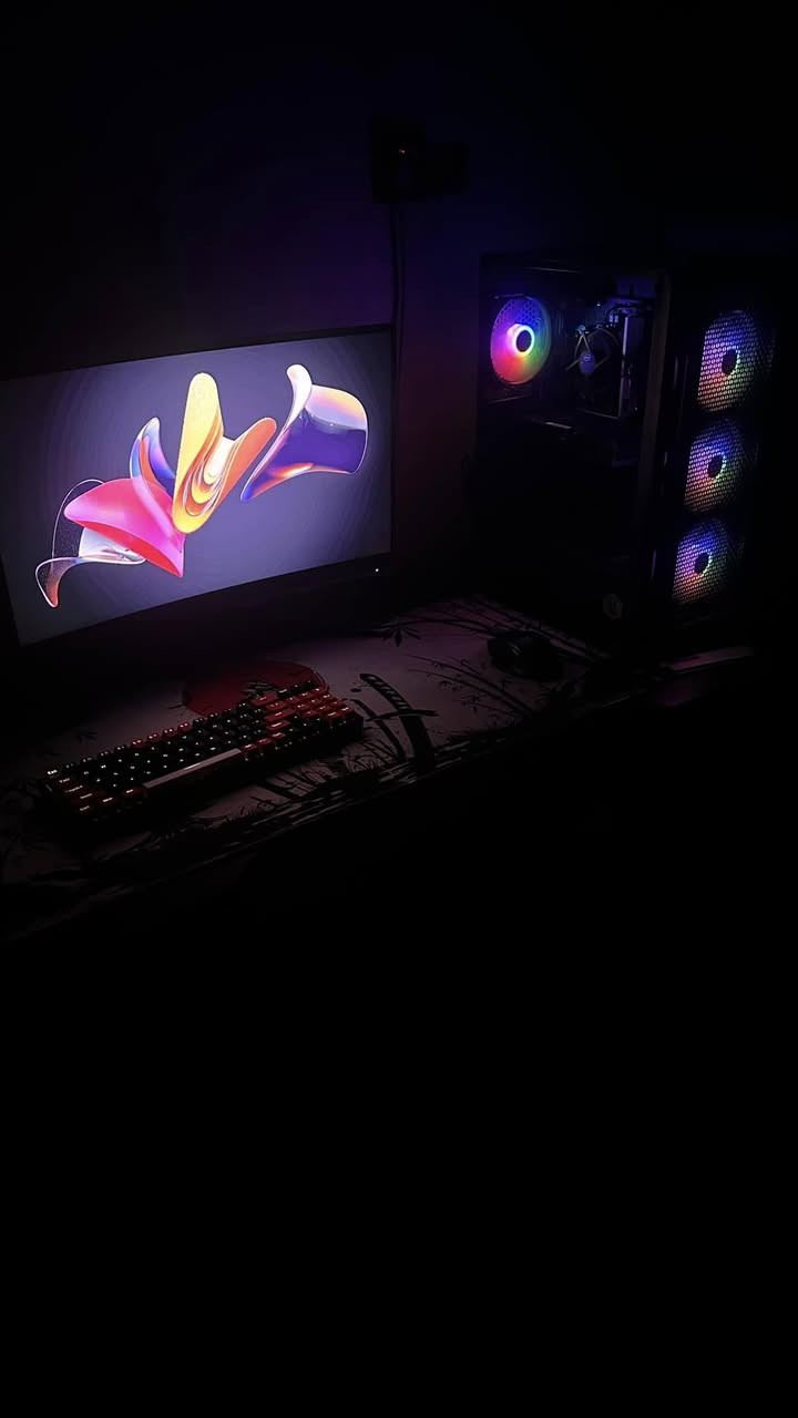 السلام عليكم للبيع جهاز كمبيوتر قوي ونظيف مع شاشة قيمنق 🔥
جاهز للألعاب والبرامج الثقيلة بدون أي مشاكل 👌

💻 مواصفات الجهاز:
• المعالج: Intel Core i5-11400F
• كرت الشاشة: RTX 3060 12GB ZOTAC
• المذربورد: H510M-A PRO
• الرام: 16GB DDR4
• التخزين:
 – SSD 1TB
 – HDD 1TB
• مزوّد الطاقة: Acer AC650

🖥️ الشاشة:
• MSI قياس 24 إنچ
• 144Hz
• 1ms
• مناسبة للألعاب التنافسية (Valorant – CS2 – Fortnite – Warzone وغيرها)

🎮 الجهاز ممتاز جداً للألعاب الحديثة على إعدادات عالية
🎬 مناسب للمونتاج والتصميم والبرامج الثقيلة
⚡ سريع في الإقلاع والأداء

✅ الجهاز نظيف وعلى الشرط
📦 البيع مع الشاشة

💰 السعر شامل البيسي والشاشة : 950 الف دينار عراقي فقط

📞 للتواصل خاص او مراسلة الرقم ***********#
