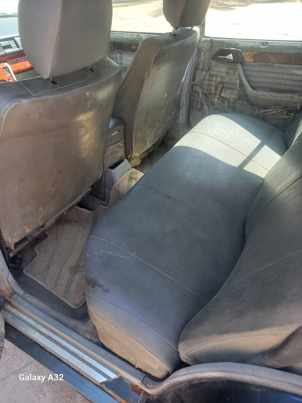 موديل ٩٠
مكينه كير شرط الشغل حداديه 

قواعد...#معمرات 

سنويه لل٢٧ 

رقم دولي..  شرط التحويل 

لون #رصاصي_فيراني ...

سوك الشيوخ ***********
سعرها ٣٧$
