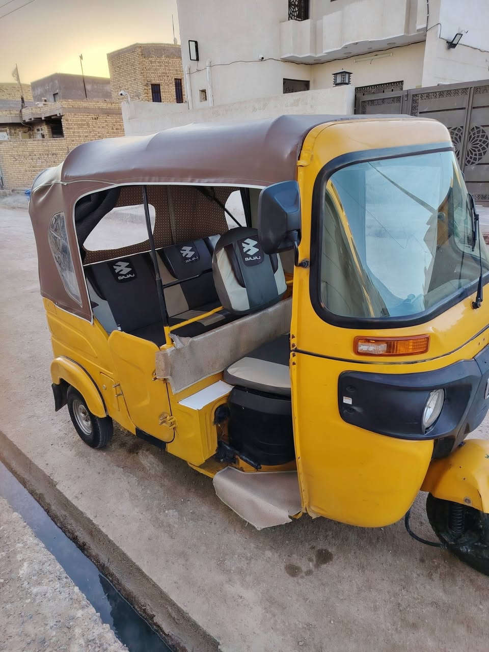 السلام عليكم تكتك للبيع 21 رقم واسط مداور ثاني يوم السعر 6750 وبيها مجال للشراي مكاني ذي قار قلعة سكر ***********
