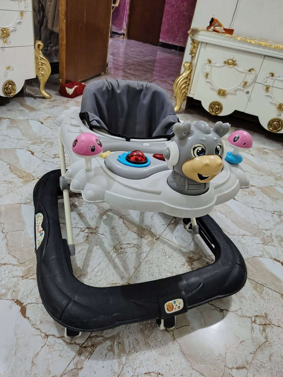 البيع مشيه جديده ويريد. مستخدمه قليل لتريده تراسل خاص


**إذا كنت صاحب هذا الإعلان وتريد حذفه لأي سبب، رجاءا أرسل رسالة إلى الدعم الفني**