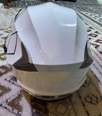 خوذة الحجم XL السعر 100 رقم الهاتف 07812805050