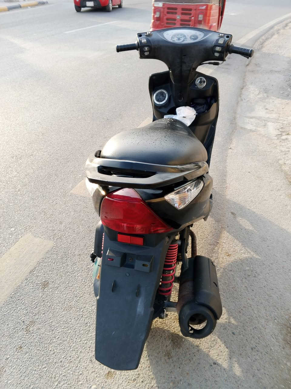 سلام عليكم من رخصه الادمن دراجه ماكس ثعلب140 دراجه بلاديه مكينه برغي ممفتوح بيه مكينه تخبل خرسه متسمعلهه صوت شلعه معدل فول تشك الكاع كهربائيات كله شغاله دراجه كلشي مناقصه السعر 600 وبيه مجال المكان بغداد شعله رقم الهاتف ***********
