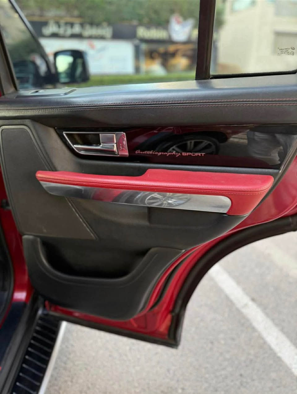 Range Rover sport
مواسەفات Autobiography واتا فول فول قەپات
مۆدیل ٢٠١٣ شەریکە سەردار زەمان ✅
کلین بێ بۆیاخ بێ شوخت ✅📦
١٠٧ هەزار رۆیشتیە ✅
٥ مۆدی لێ خورین 
٥ بەسمە 
رادار کامیرا ٣٦٠ حاسە هەر چوار دەوری
دەبڵ بەرز و نزم هەمووی بەشەرت
کەلە شاشە کۆنترۆل ئایپاد سیستەم سەماعەی harman kardon
گێر تۆماتیک عادی سپۆرت گێر شەفت 
سلایت ئاوێنە شەفت لید 
 ناو سۆر کوشن خەزن میمۆری هیتەر کارەبای 
سوکان هیتەر ڤۆلیۆم تحدید سرعە خەزن کارەبای 
تاخم تایە و ویلی لۆکە سپێری لۆکە 
سەیارەکە مواسەفاتی لە ژمار نایە
بەرد و کاتم و هەموی بەشەرت  
دەعامی لۆ دەعامی لۆ هیچ شتێک مەپرسە سەیارەکە وەک سفر وایە گێر و مەکینە و کارەبایەتی هەمو قەلبی مەزبوتە و بەشەرت 
رەقەم و سەنەوی نوێیە ژینگە و رێگاو بانی دراوە 
نرخی 165 وەرەقەیە و کەمێک مەجالی تێدایە 
ناونیشان هەولێر 
*********** أربيل, العراق

