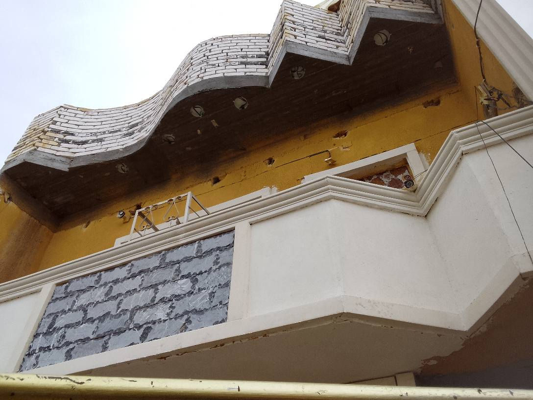 سلاام عليكم بيت ب القمانيات المساحه 125طابو صرف بيت قاط ونص كامل من كلشي السعر 38وبي مجال ***********
