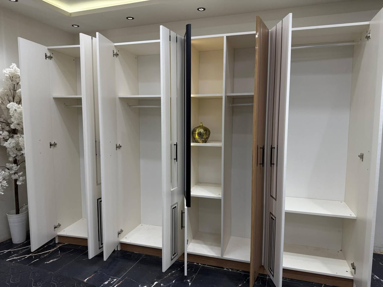 أهلا وسهلا 
غرفة نوم تركية جديدة أصلي 

 متوفر خدمة شد ونقل 
توصيل مجاني مركز بغداد 
أطراف 25
محافظات 75
للاستفسار والحجز الرجاء إرسال صورة الموديل عبر واتساب ***********
wa.me/+9647876803970
