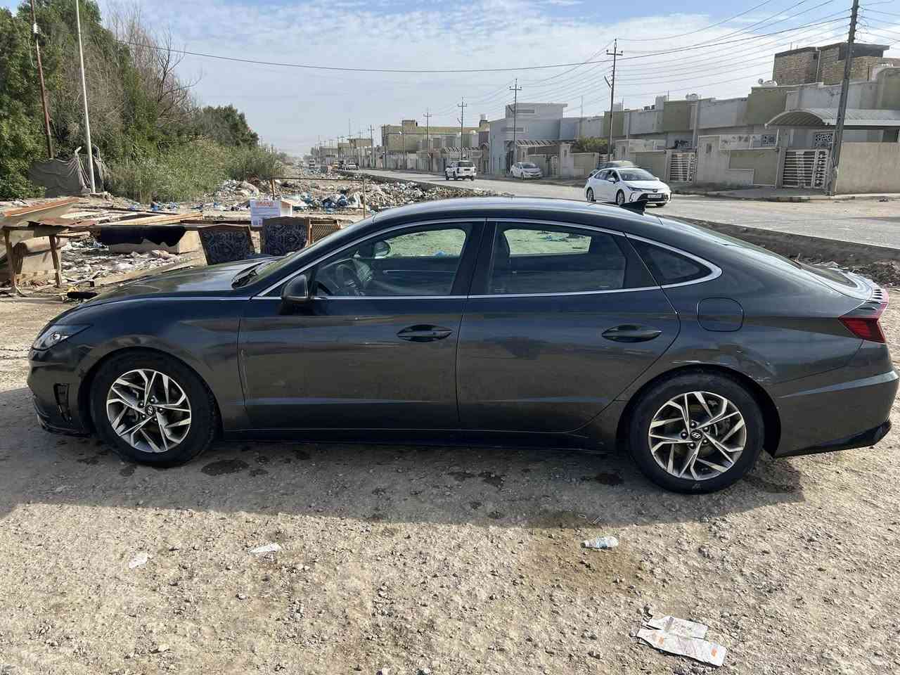 السلام عليكم سوناتا موديل 21 فول مواصفات عدا الفتحه محرك 2500 رقم بصره معوقيين وكاله يسويلك السعر 145 وبيها مجال بصيط السونار مرفق مع الصور للاتصال ***********
