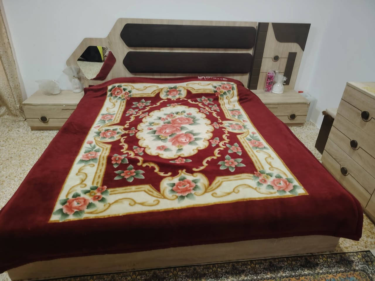 غرفة نوم تركي
5 قطع
باب سلايت
العنوان/ موصل _ جانب الايمن
رقم الهاتف / ***********
السعر/250 الف
