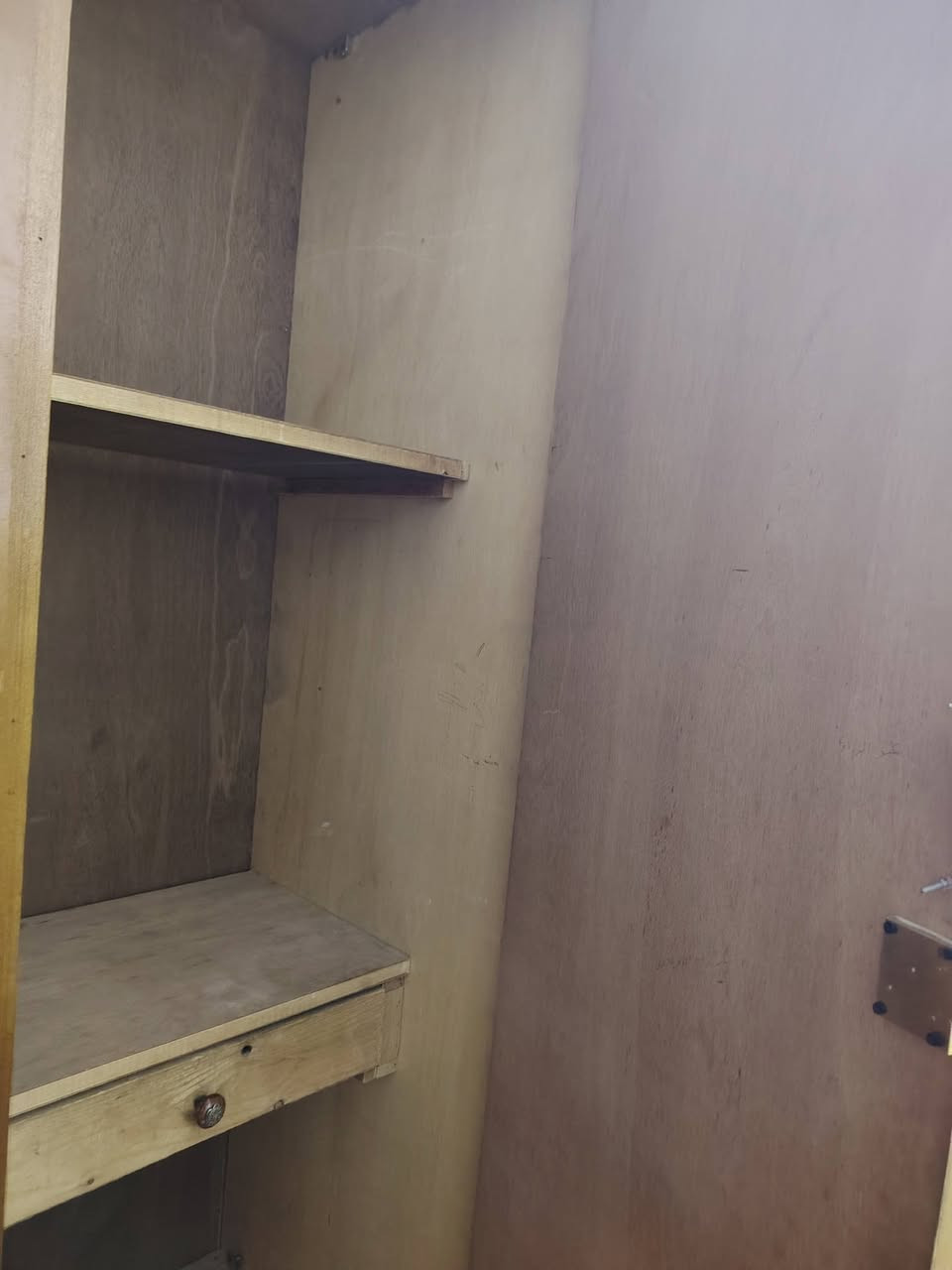 السلام عليكم من رخصة المسؤليين
عندي كنتور للبيع 6 ابواب مثل مدا تشوفون كُلش نضيف وداخولة كولها نضيفه


**إذا كنت صاحب هذا الإعلان وتريد حذفه لأي سبب، رجاءا أرسل رسالة إلى الدعم الفني**