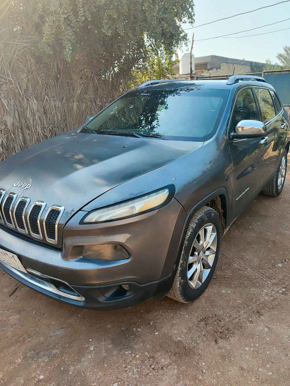 السلام عليكم جيب بزون ٢٠١٨ مكينة أربعة سلندر لمتد رقم بغداد مواصفات كاملة السيارة جاهزه مكانها بغداد السعر ١٢٦ ورقة وبيها مجال الهاتف ***********
