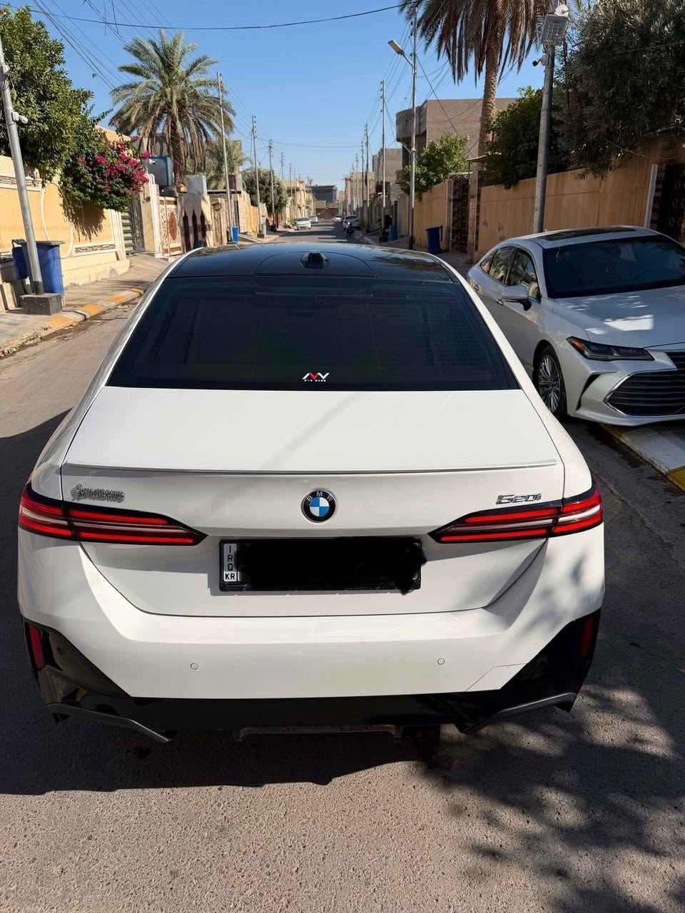 السلام عليكم
BMW 520i وكالة العروش
فخامة ألمانية بتصميم جديد كلياً وان من وكالة العروش *مكفولة كفالة عامة
مغلفه bbfاصلي ضمان 15 سنة 
ممشى
٤٥ الف كيلوا م
Mباكج
***********
