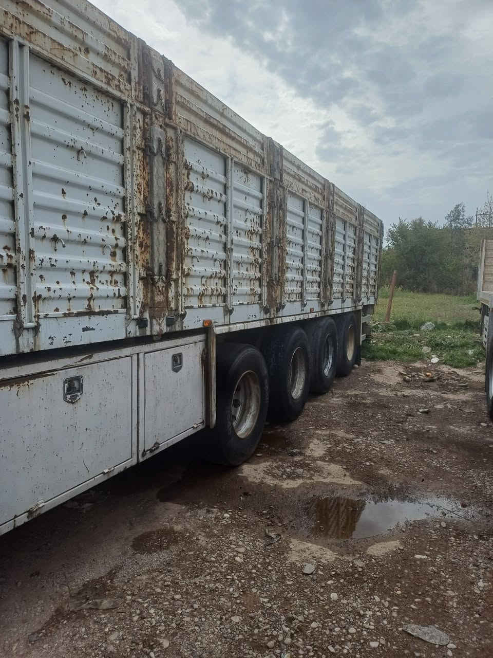 عربانه للبيع تريله عراق موديل 2017للاستفسار0773 455 1604
