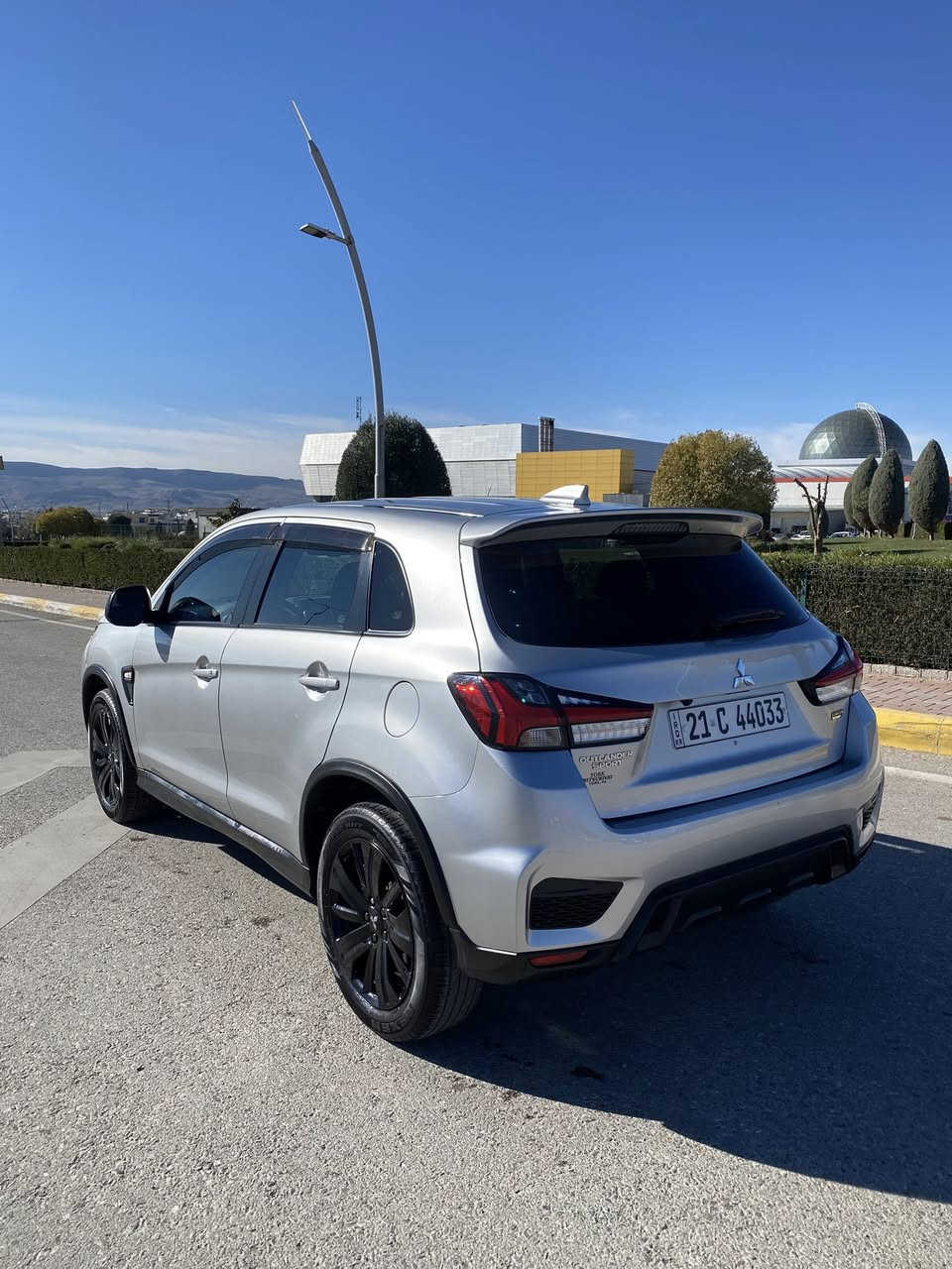 ئاوتلانده ر سپورت ٢٠٢٢
فول فول بلاك توپ 
شاشه كاميره
كوشن هيته ر 
4x4
ليدي پيشو دوا 
بي بوياخ 
يه ك په له كارتي هه يه 
بي ئيرباگ 
٣٥ هه زار كم روشتوه 
سه نه وي تازه يه  
بو زانياري زياتر په يوه ندي بكه ***********
 سليماني ..
