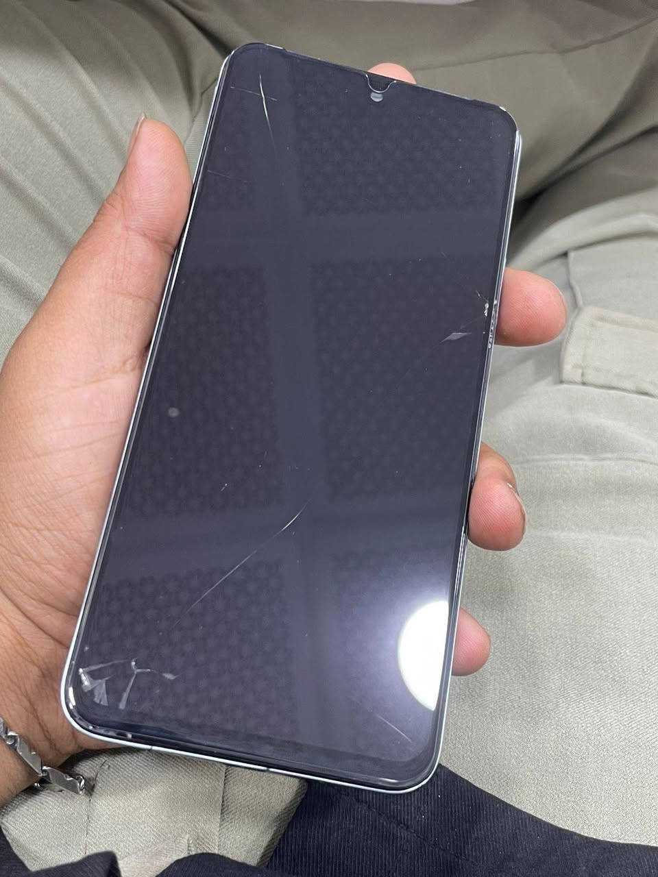 هونر x7b
ذاكره 256 عشوائيه 16 بطاريه 6000
الجهاز مكفول فقط بي فطر بالحساس 
السعر 125


**إذا كنت صاحب هذا الإعلان وتريد حذفه لأي سبب، رجاءا أرسل رسالة إلى الدعم الفني**