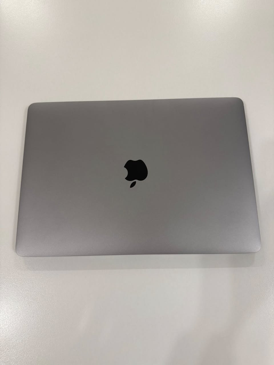 Macbook Pro 13" 2020
CPU M1
RAM 8GB
Battery Life 88%
Battery Cycles 218

نظافة 90%
اللابتوب شغال ومابي اي مشكلة فقط الشاشة يحتاجلها تبديل
السعر 400 الف
***********
