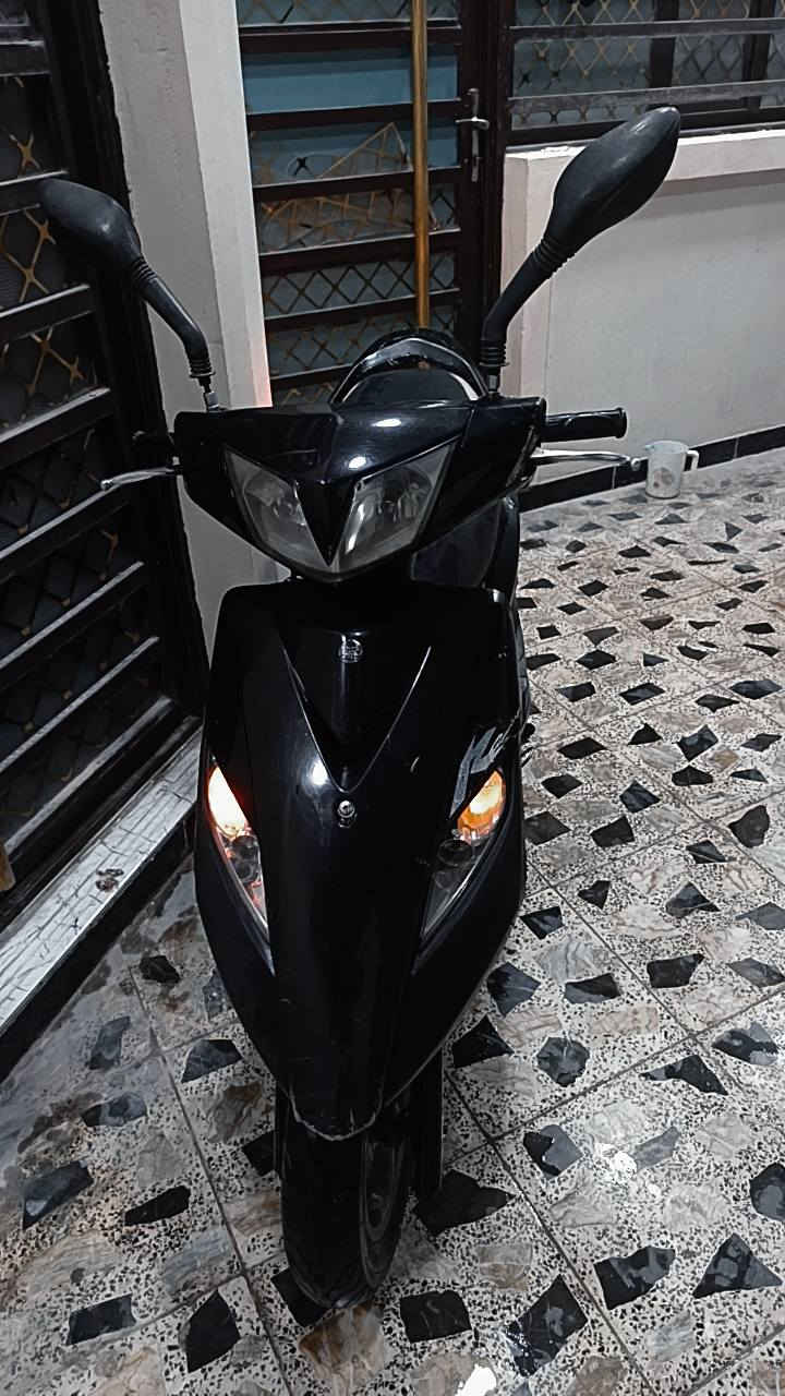 السلام وعليكم دراجه ثعلب للبيع دراجه مكفوله مابيها اي نقص مختمه دراجه جديده مال جناي كهربائيات كلها شغاله كابريتر سعر 575 وبيها مجال مكان بغداد شعله رقم *********** بي واتساب
