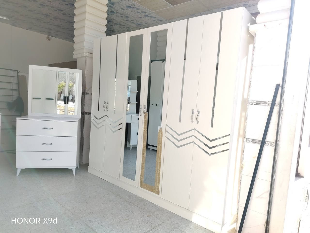 سلام عليكم غرفه تركي 5قطع تعتبر جديد بيع اومراوس العنده غرف نشتري التفاصيل خاص ***********
