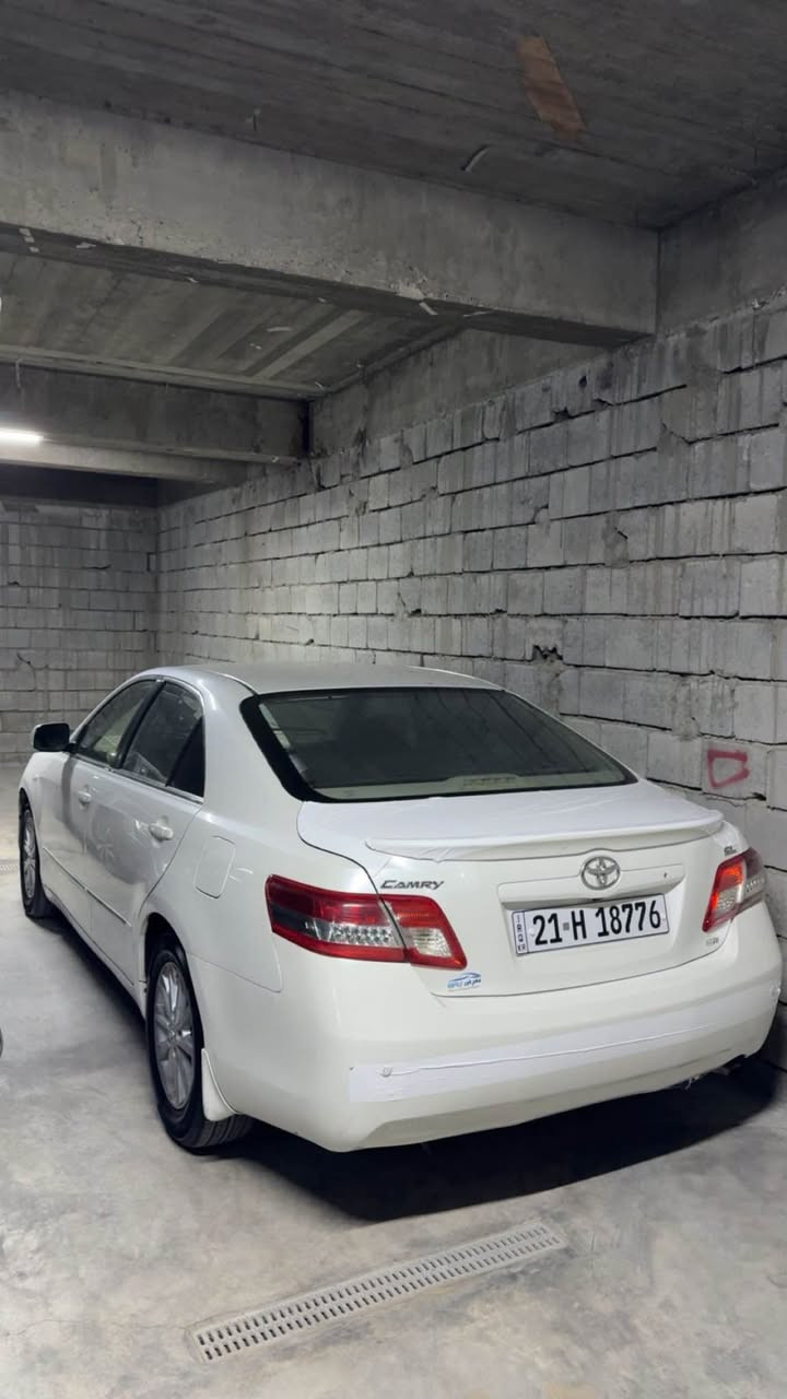 توێتا كامری ٢٠١٠ GL يەك پارچەی بۆياخ لەگەڵ دوو بست لە بۆنيت و سەر سنوقی كامل تەشفيتم كردوە ڕۆن كەمكردن و سەرف و تەبريت هەموی بەشەرت  تۆزێك وردە و قەڵەمكاری هەيە 
لە سلێمانیم. سعری 113 وەرەقە و مەجالێ بريانە
 
***********  ڤايبه ر  وه تسه پ  هه موى لەسە السليمانية, العراق
