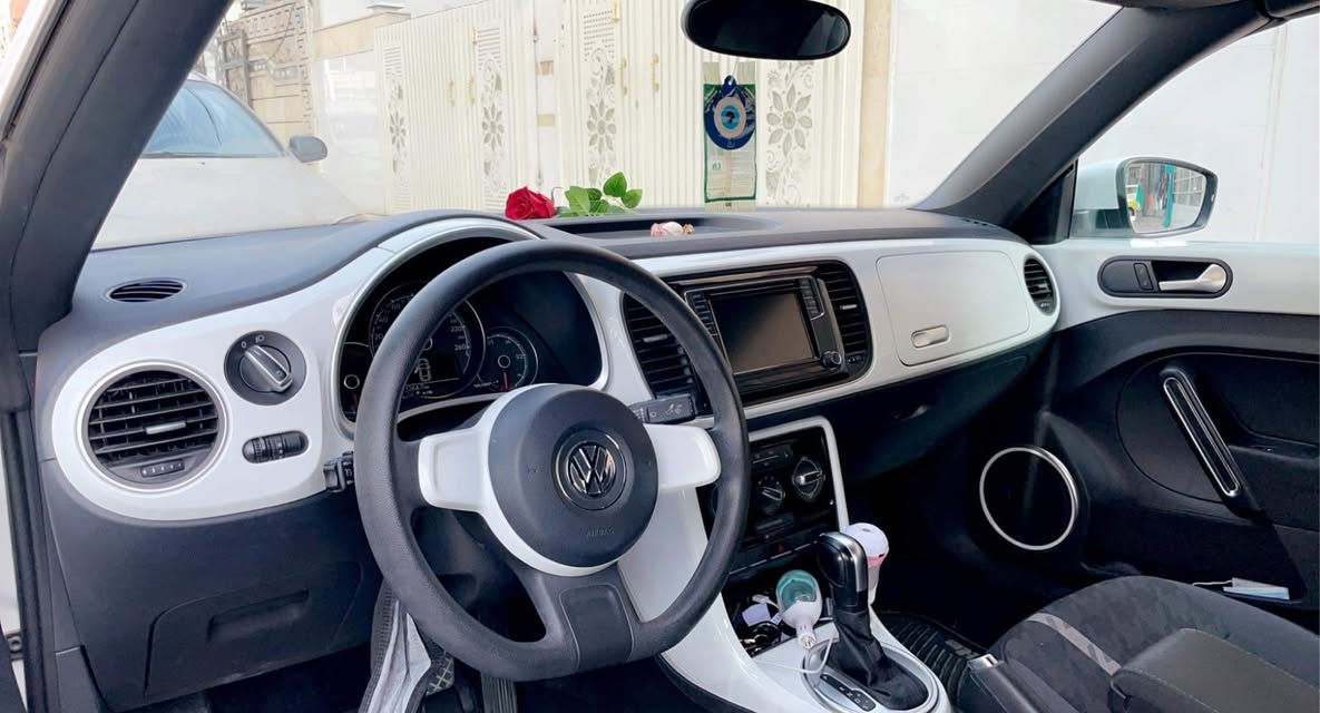 بيتل ٢٠١٧
وارد كندي
ماشي ٨٥،٠٠٠ كم
٢ قطعه صبغ -بونيت -جاملغ سكن-بدون ارباك 
رقم جديد
سعر:  ١٢٠ $ 
تواصل: ***********
