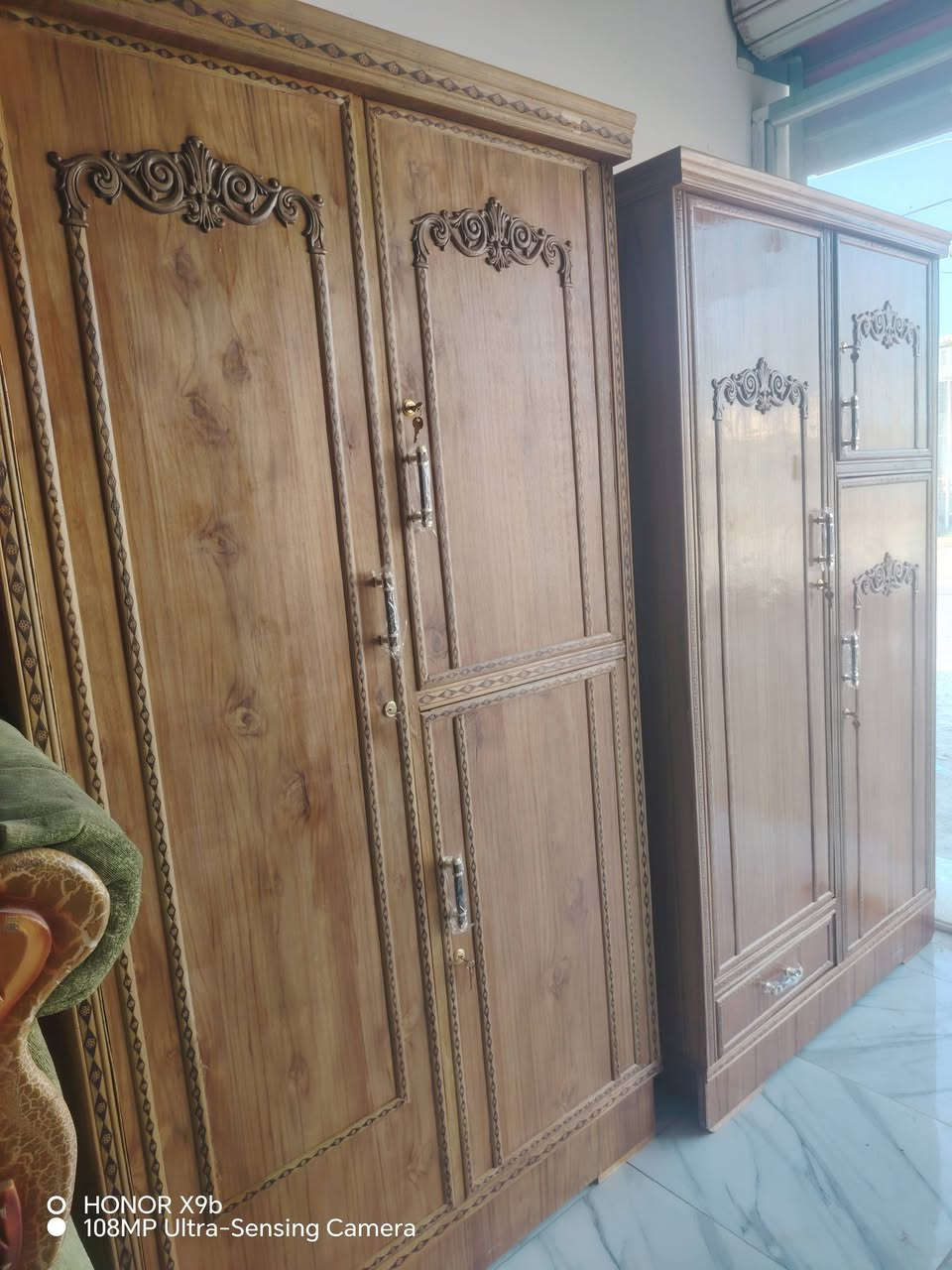 السلام عليكم كناتير بابين تسگام صاج شرط الفحص + بوفيات 2 متر 4 باب تسگام صاج + بوفيات 3 باب متر ونص تسگام شرط خشب صاج عراقي السعر خاص جديد بسعر المستخدم
