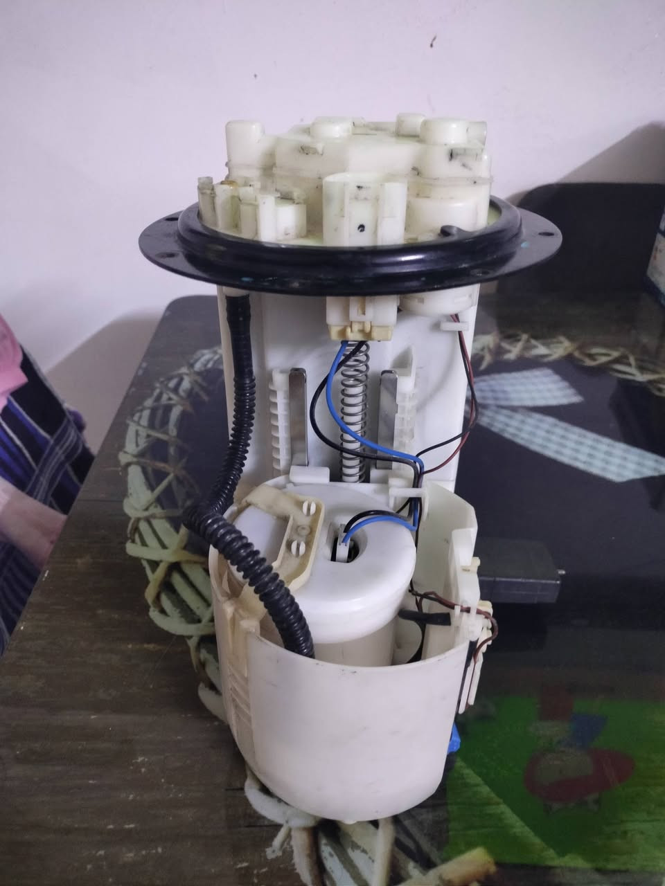 السلام عليكم
اخوان عبوه بانزين كامله اصلية خليجية
شغاله على الفحص رايده75الف وبيه مجال رقمي***********
