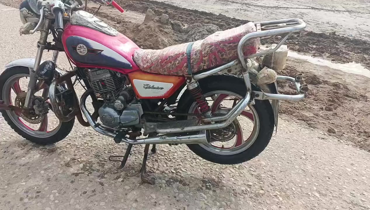 دراجه 2016 شغاله محرك نضيف كلش كهربائيات كلها شغالهب500 وبيها مجال ***********
