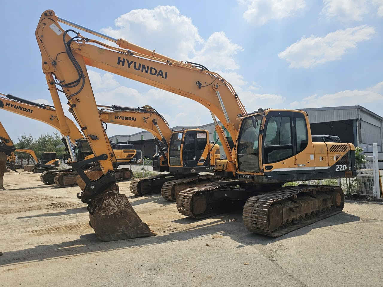 R220 / 2013년 / 3200만원 / 5038 / 17000시간
HYUNDAI ROBEX PARK M 010-2503-5642
#R220 #R2200 #R210 #R220 #HX220 #010_2503_5642 #KOREA #MADE_IN_KOREA #LOCATION_KOREA #SAUDI #RUSSIA #EGYPT #LIBYA #ISHLATILGAN


**إذا كنت صاحب هذا الإعلان وتريد حذفه لأي سبب، رجاءا أرسل رسالة إلى الدعم الفني**