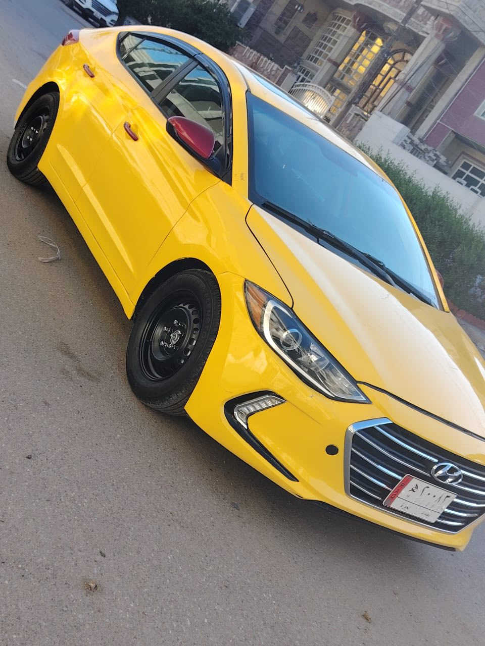 النترى للبيع موديل ٢٠١٨ وارد امريكي حادثها جاملغ وباب جهة اليمني وبيها بداية اللغد تصليح ماواصل للدبل يعني السمجه الوره اللايت السياره فول مواصفات واحد ع واحد بصمة تشغيل بصمة ابواب سلايت روف  محرك ٢٠٠٠ دوش السياره جاهزه للاخير تبريد تدفئه تخم تاير جاهزه من كلشي السعر ١١٠ ورقه مكان السياره بغداد البلديات ***********
