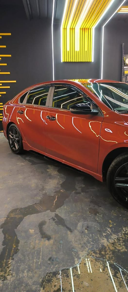 سلام عليكم كيه فورتي موديل 2021 جي تي لاين سنويه بسمي صور حادث مرفوقه سياره جديده ماشيه 60 ميل هذا رقمي  شباب مكلف بل نشر بيه وتساب  جديده السياره لسعر 140 //////// وبيه مجال الطيبن لشراي يتصل ويدلل السياره احلى من الصور لله شاهد فول الفول لاخير ***********
