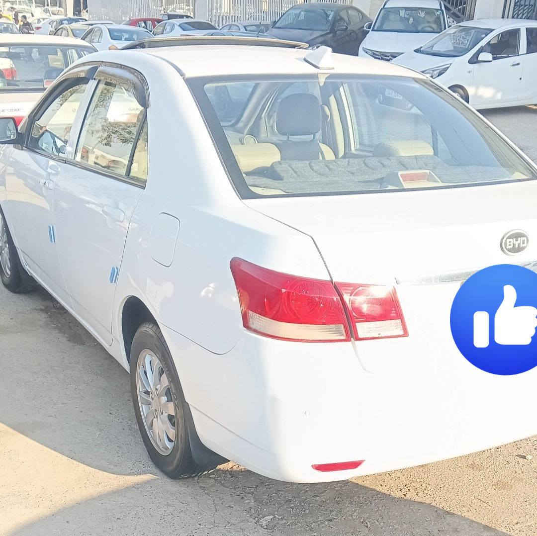 بي واي دي فووول توماتيك. 2014.
محرك كير شرط 
بدون صبغ 
سنويا جديدة كابون. شرط التحويل والوكاله 
محرك كير شرط تبريد ثلج تدفئه 
سلايت. +كشنات جلد 
للاستفسار ‏‪***********‬‏
