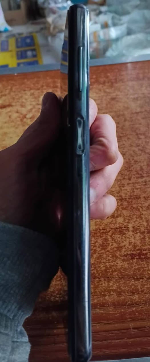 السلام عليكم
جهاز A32 5g ذاكره 128 
نضافه ٩٩% غير داخل للصيانه تجي تفحص وتتأكد 
جهاز حلو ونضيف كما موضح بل صور والفديو سعر 250 وبيه مجال بسيط عنوان بغداد للإستفسار خاص


**إذا كنت صاحب هذا الإعلان وتريد حذفه لأي سبب، رجاءا أرسل رسالة إلى الدعم الفني**