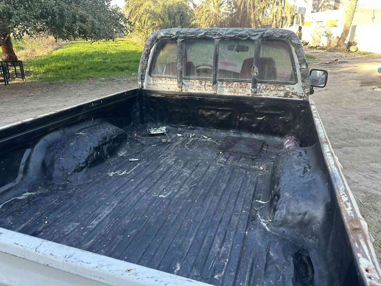 يالله بيكم موديل ٩١ مكينه ونجي. كير عادي.
حداديه وتخم تاير قبل سبوع شادهن جدد. سياره جاهزه
وحلوه سنويه بعد بيها سنتين ل٢٠٢٧ 

سياره بلاد بيها. رشات بل ربع مال الباب فقط 
مكاني. ناصريه رفاعي. سعر ٢٩ بيها مجال. قليل. حك الجيه. 
***********
