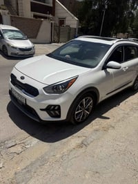 للبيع كيا نيرو موديل 21 تورنك معروفة مواصفاتة بصمة وتشغيل عن بعد وفتحة...