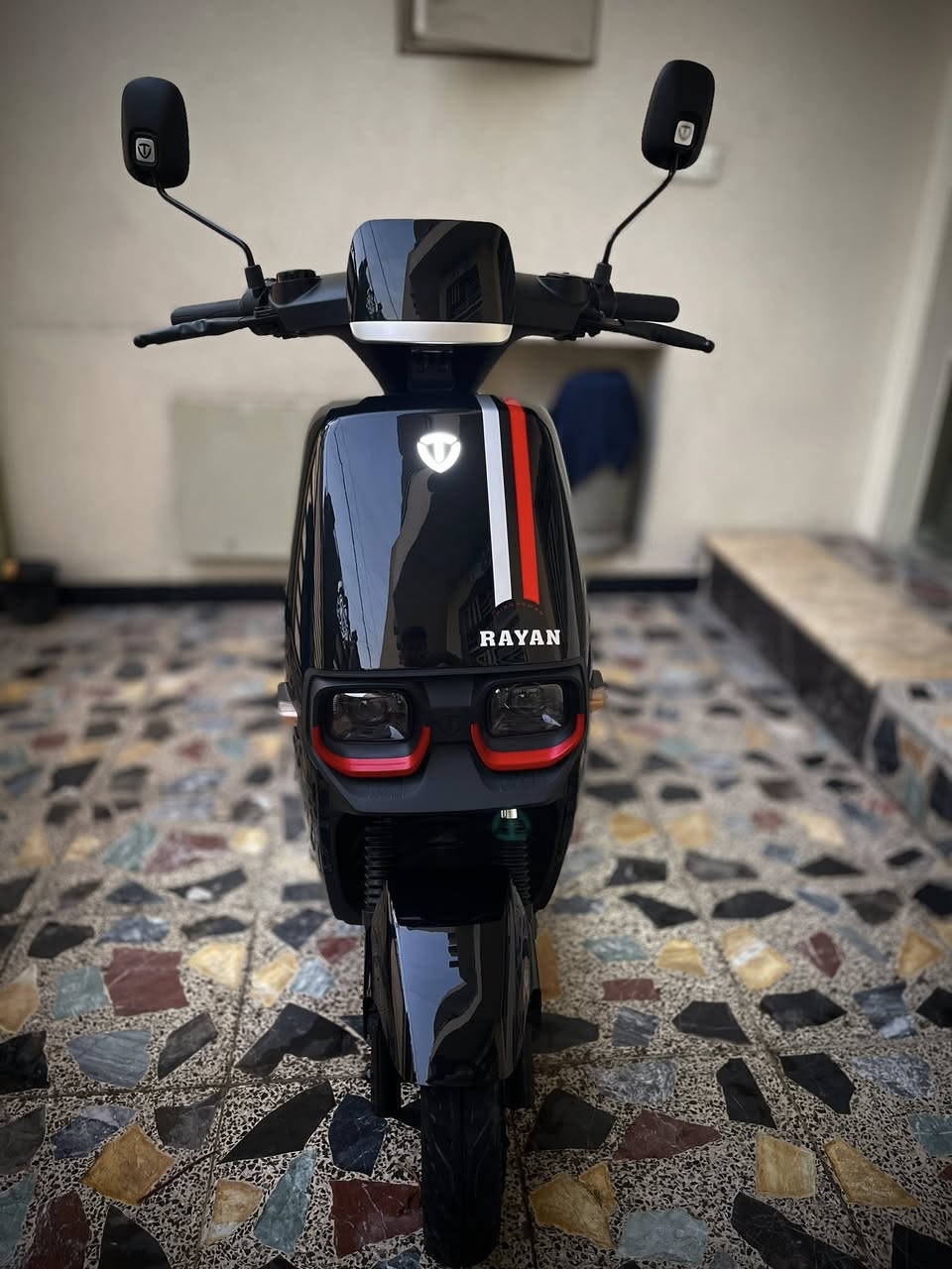 سلام عليكم ورحمه الله وبركاته دراجه شحن شركه الريان دراجه بوضعيه الزيرو استخدام ٣ اشهر 

١- بطاريات 6
٢-نظام بارك 
٣-حجم الملف 1200
٤-اشاير يمنه يسره 
٥-لايت عالي ناصي 
٦-سرع 3 
٧- الشحنه الوحده تمشيك ٤٥ كيلو متر 
٨- شاحنه من شركه تايلج الاصليه 
٩- سويجات عدد 2 + بصمات عدد 2 
١٠- السرعه 55 حقيقي 

العنوان مدينه الصدر السعر خاص رقم الهاتف ***********
